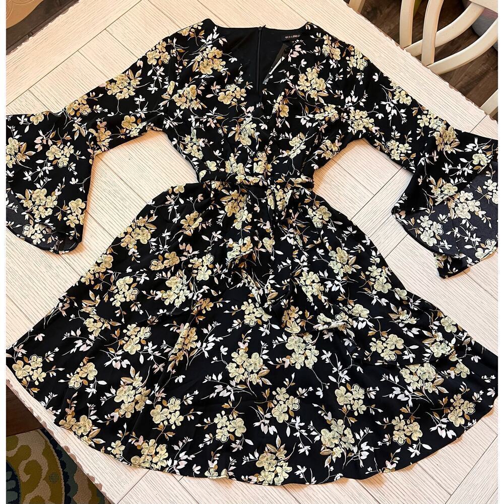 QED London NWT flare  black & tan floral print dress. Sz 14. UK and 10 US Lined.